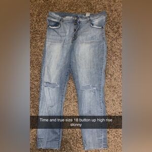 Super cute / button fly / skinny high rise jean / size 18